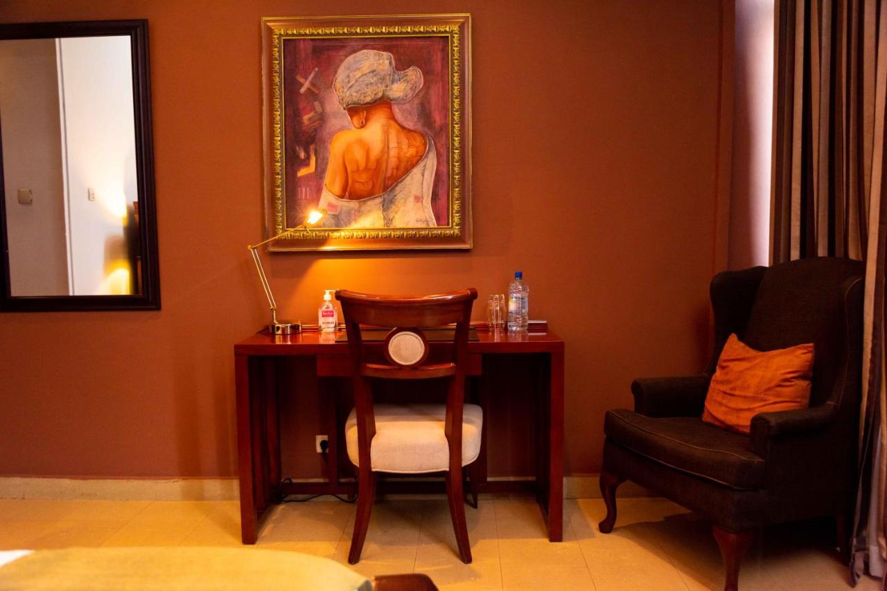 Sultani Hotel คินชาซา ภายนอก รูปภาพ